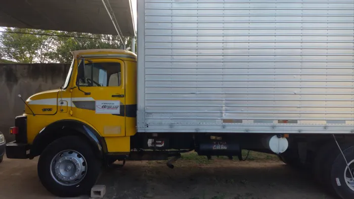 Caminhão Mercedes Benz 1313 Truck Bau
