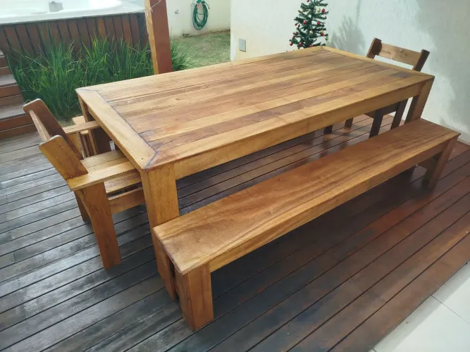 Mesa Rústica 2 m x 90 cm com mais 2 bancos e mais 2 cadeiras estilo RACK