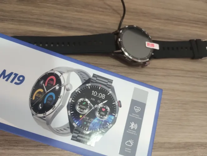 Smartwatch com 2 pulseiras