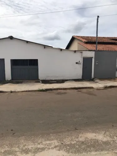 Barracão Três Cômodos com banheiro (incluso água e energia) R$ 750,00
