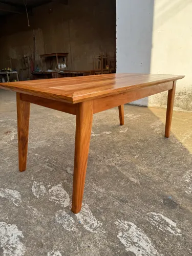 Mesa de jantar peroba rosa