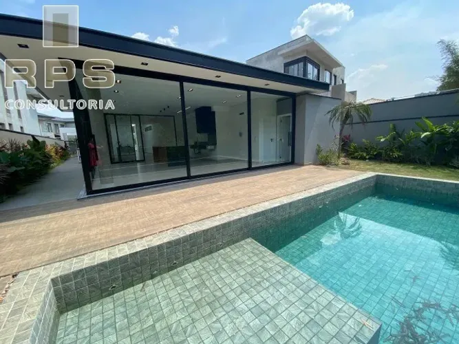 Casa térrea à venda no Condomínio Granville em Atibaia .