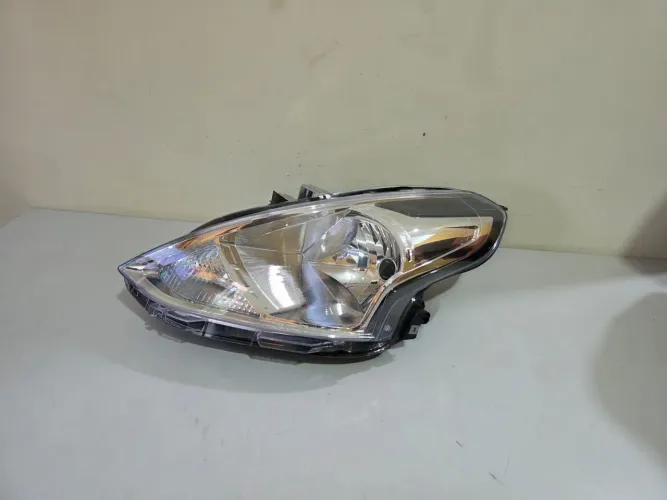 Farol esquerdo Versa 2015/2016/2017/2018/2019/2020