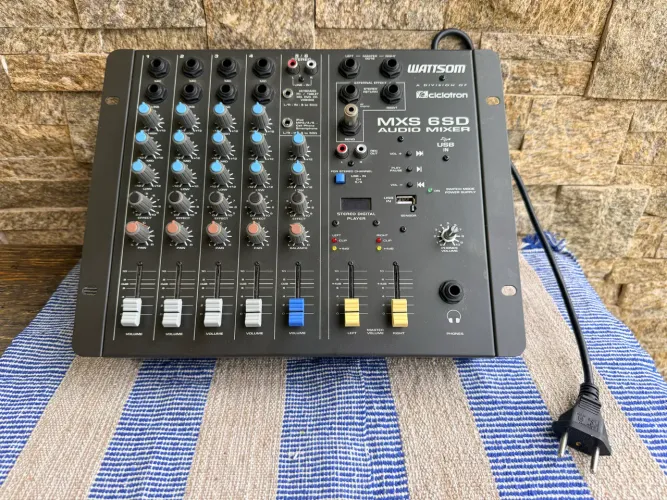 Mesa de som Wattsom MXS 6D