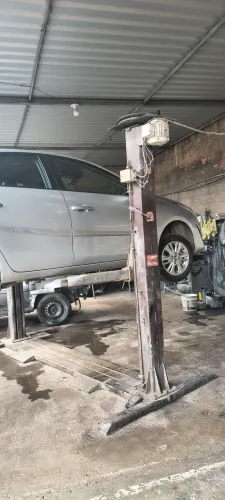 Vendo elevador automotivo duas toneladas e meio