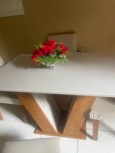 Mesa semi nova
