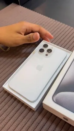 iPhone 15 PRO/ IMPECÁVEL