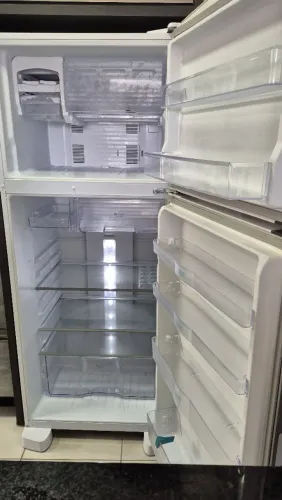 Vendo geladeira duplex Panasonic 435 litros. Bem conservada