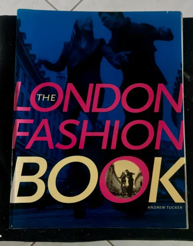The London Fashion Book 