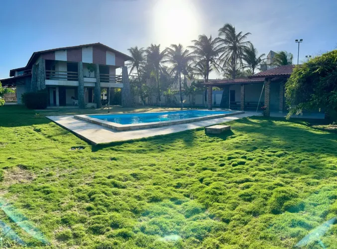 Casa Duplex de Praia com 3.500 m² de área total com 4 quartos em Tabuba - CE