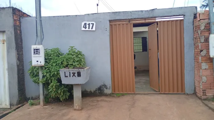 Vendo ou troco por outra casa