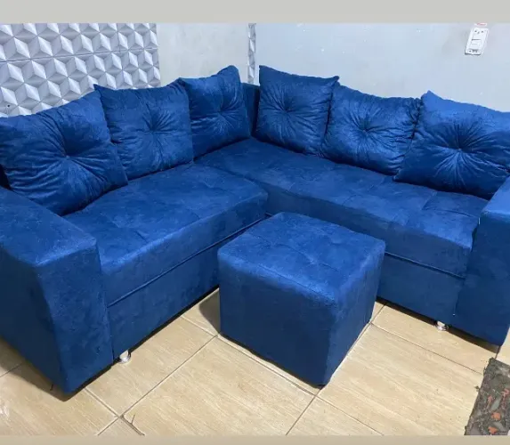 SOFÁ DE CANTO AZUL . Lindo