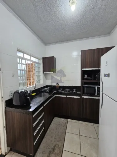 Casa Térrea à Venda no Condomínio Entre Rios - 145m² - 3 Quartos (2 Suítes)