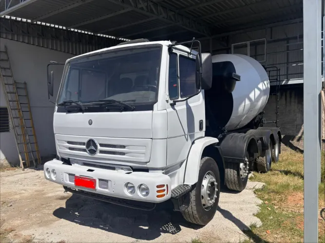 Caminhão Betoneira Mercedes Benz 2726 8x4
