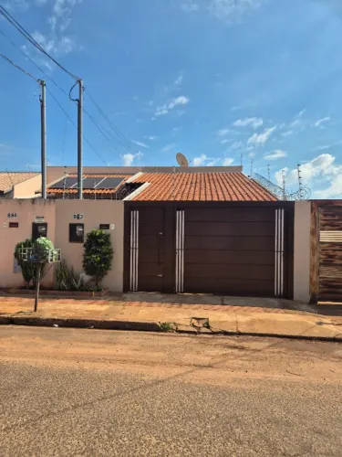 Aluga-se casa no Aero rancho 