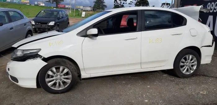 City Sedan lx 1.5 2013 Sucata para retirada de peças DL189