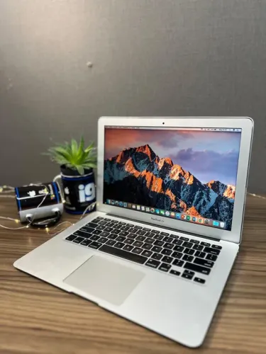 Macbook Air 2011 i5 1.7MHz 4GB RAM 120GB SSD