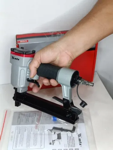 Grampiador pneumático mtx profissional 