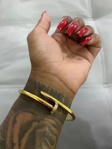 Pulseira prego cartier aço e banhado a ouro 18k