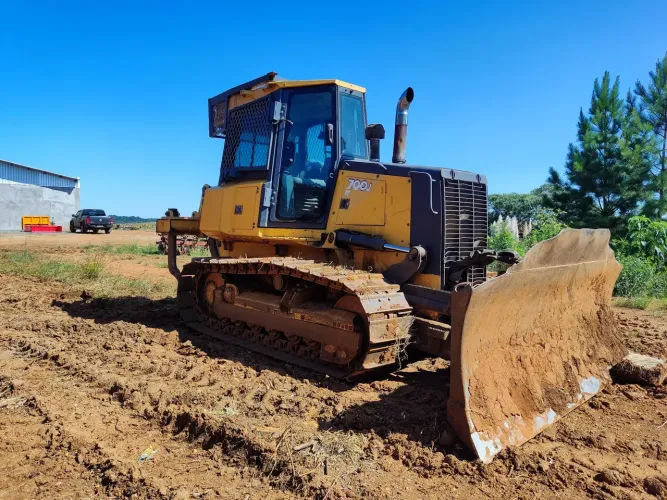 Trator esteira John Deere 700j