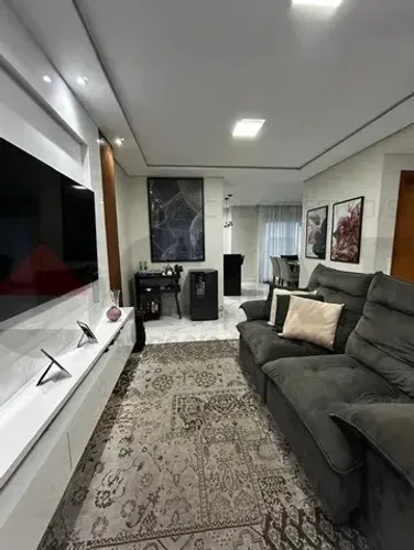 Casa em condomínio no Horto Florestal, Sorocaba-SP: 3 quartos, 1 suíte, 2 salas, 3 banheir