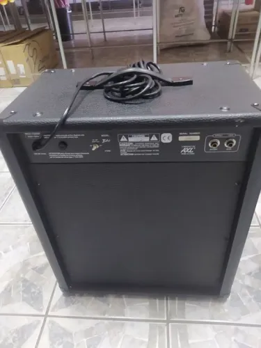 Caixa de Som para Guitarra AXL 100W