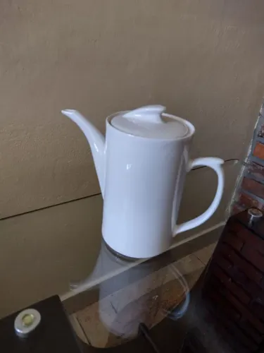 Bule de porcelana branco