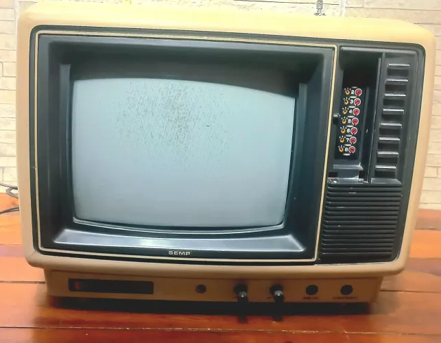 Televisor antigo