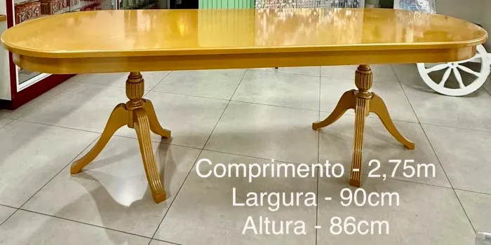 Mesa Oval Dourada Laqueada