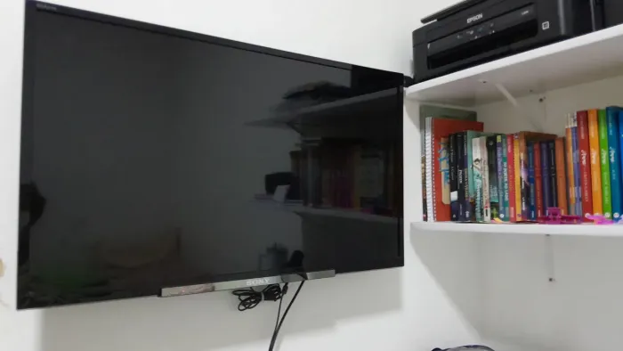 2 tvs, uma 32 e outra 43 polegadas 
