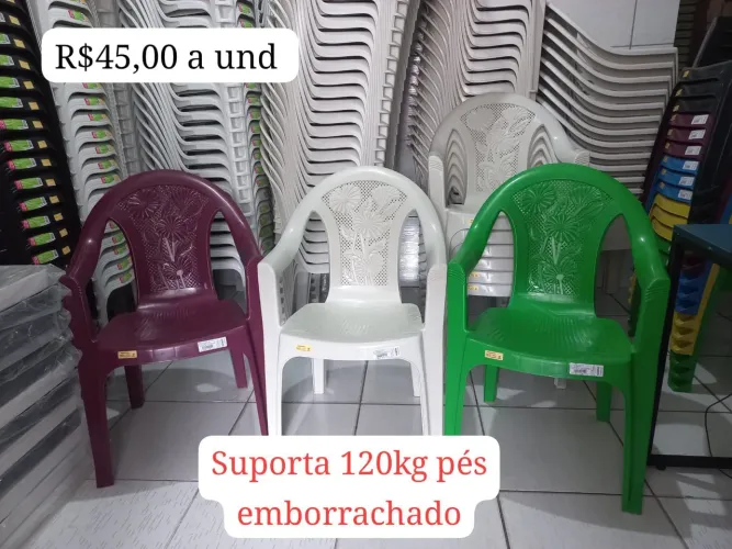 Promoção!! Cadeiras de Plástico - R$45,00 cada
