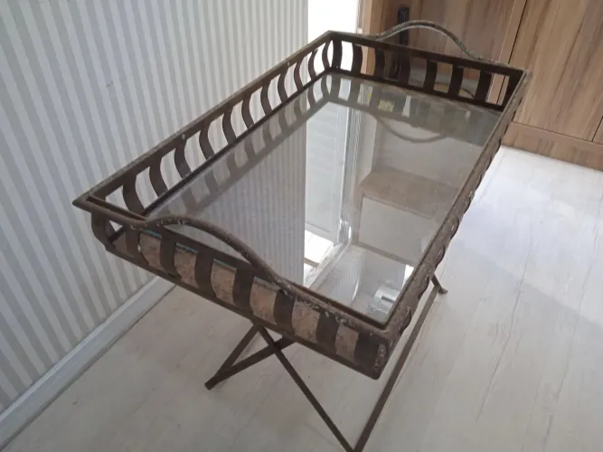 Mesa de metal "BAR".