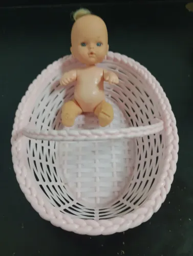 Boneca Chuquinha com cesto
