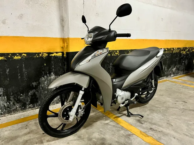 Vendo 0.347 km Honda Biz 125 Flex 2023 Aceito Proposta Parc. Cartão até 21x 