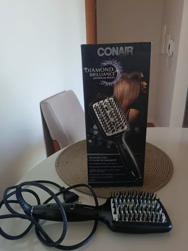Escova chapinha CONAIR. 220V