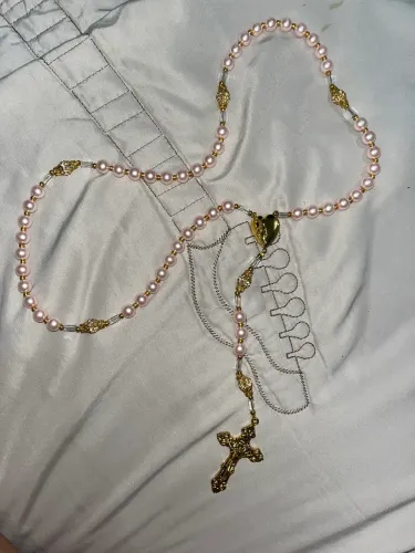 terço relicário católico 