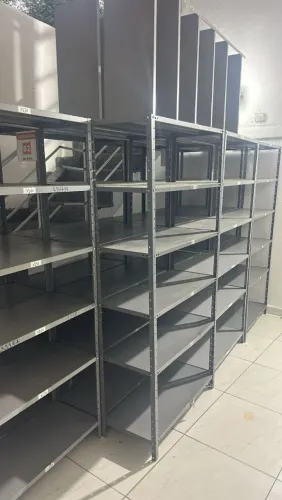 Prateleiras reforçadas