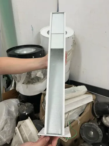 Balizador de aluminio para jardim
