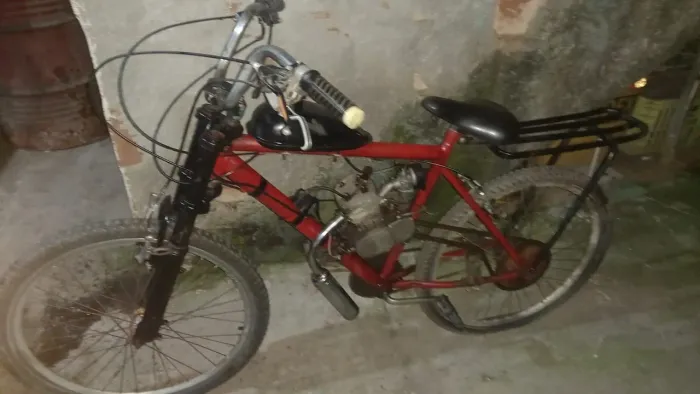 Bicicleta motorizada * Daniel
