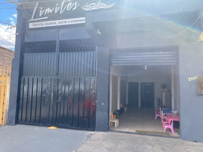 Alugo galpão na avenida deputado Plínio Ribeiro em frente a fiat