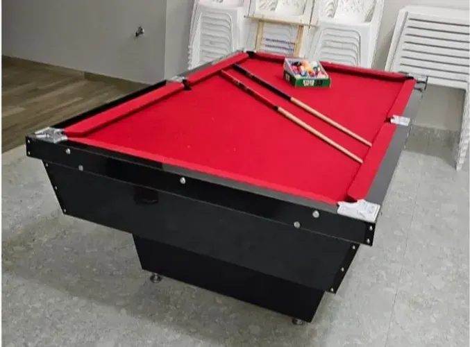 Mesa de sinuca Profissional com fichas - Imperdível - Caçador