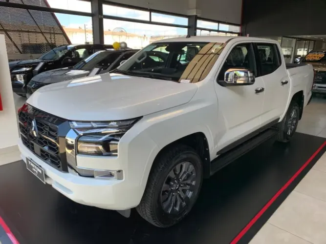 Mitsubishi TRITON HPE 2.4 CD 4X4 TB Diesel Aut. 2026