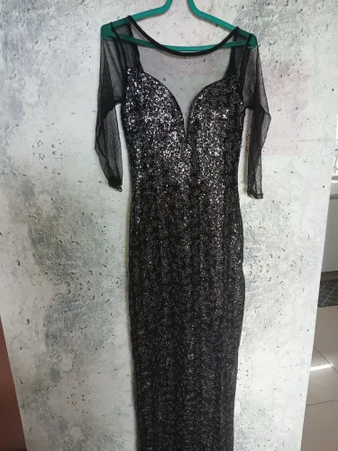 Vestido de festa preto com paetês