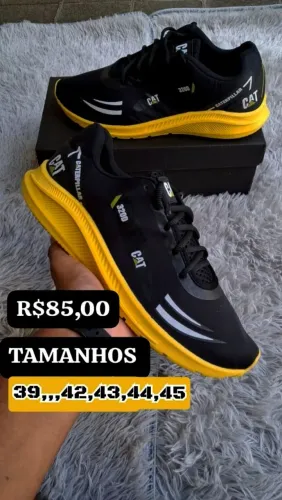 Tênis Caterpillar Preto com Solado Amarelo - Vários Tamanhos