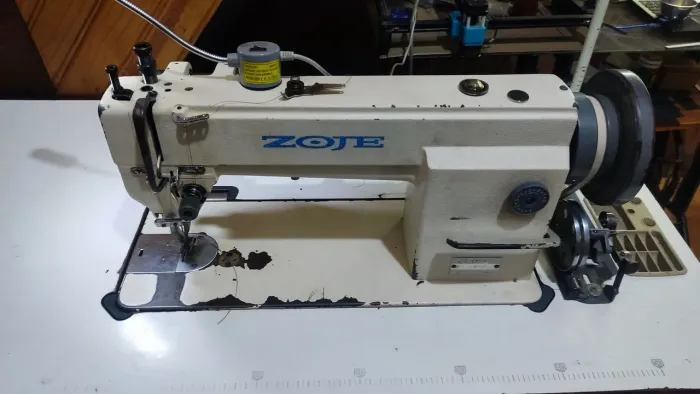 Máquina de Costura Industrial Zoje