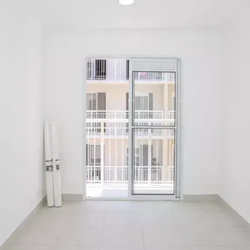 Apartamento no Bom Retiro(41m) c/ varanda, 2 quartos, cozinha americana, 1 banheiro. 