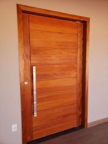 Porta Madeira Maciça