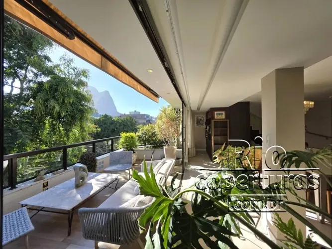 Cobertura à venda no Jardim Oceânico. Única. 5 Quartos