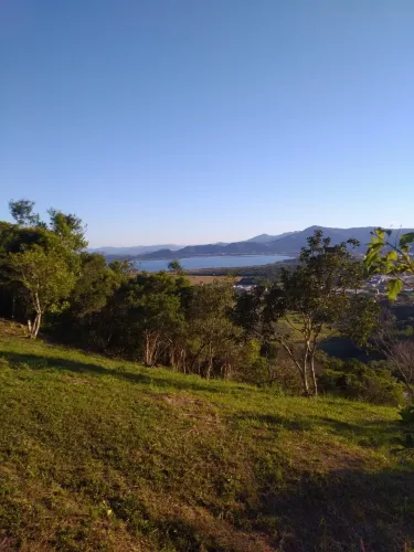 Terreno com 3.695,93m² na Praia da Silveira em Garopaba SC