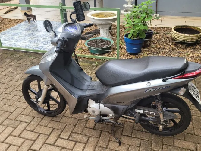 VENDE-SE OU TROCA - HONDA BIZ 125 KS 2012 - 39.000 km